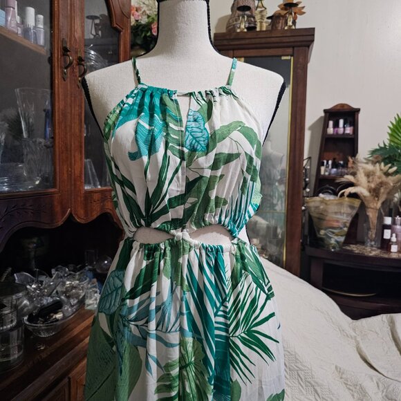 CUPSHE Women's Leafy Cutout Maxi Sleeveless Dress - Picture 3 of 13